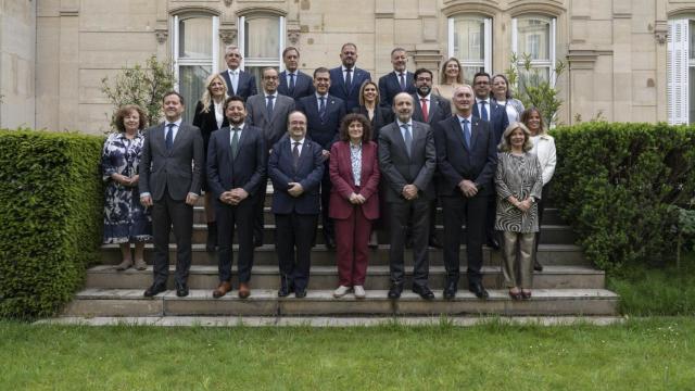 El alcalde de Salamanca, Carlos García Carbayo, asiste a la asamblea del Grupo de Ciudades Parimonio de España en Paris