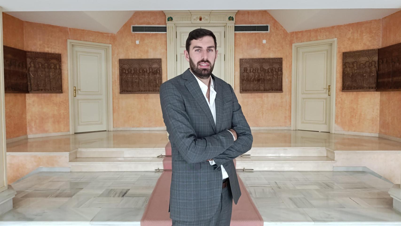 Antelo (Vox), sobre Sánchez: "Si no fuera presidente, estoy seguro de que estaría declarando ante un juez"