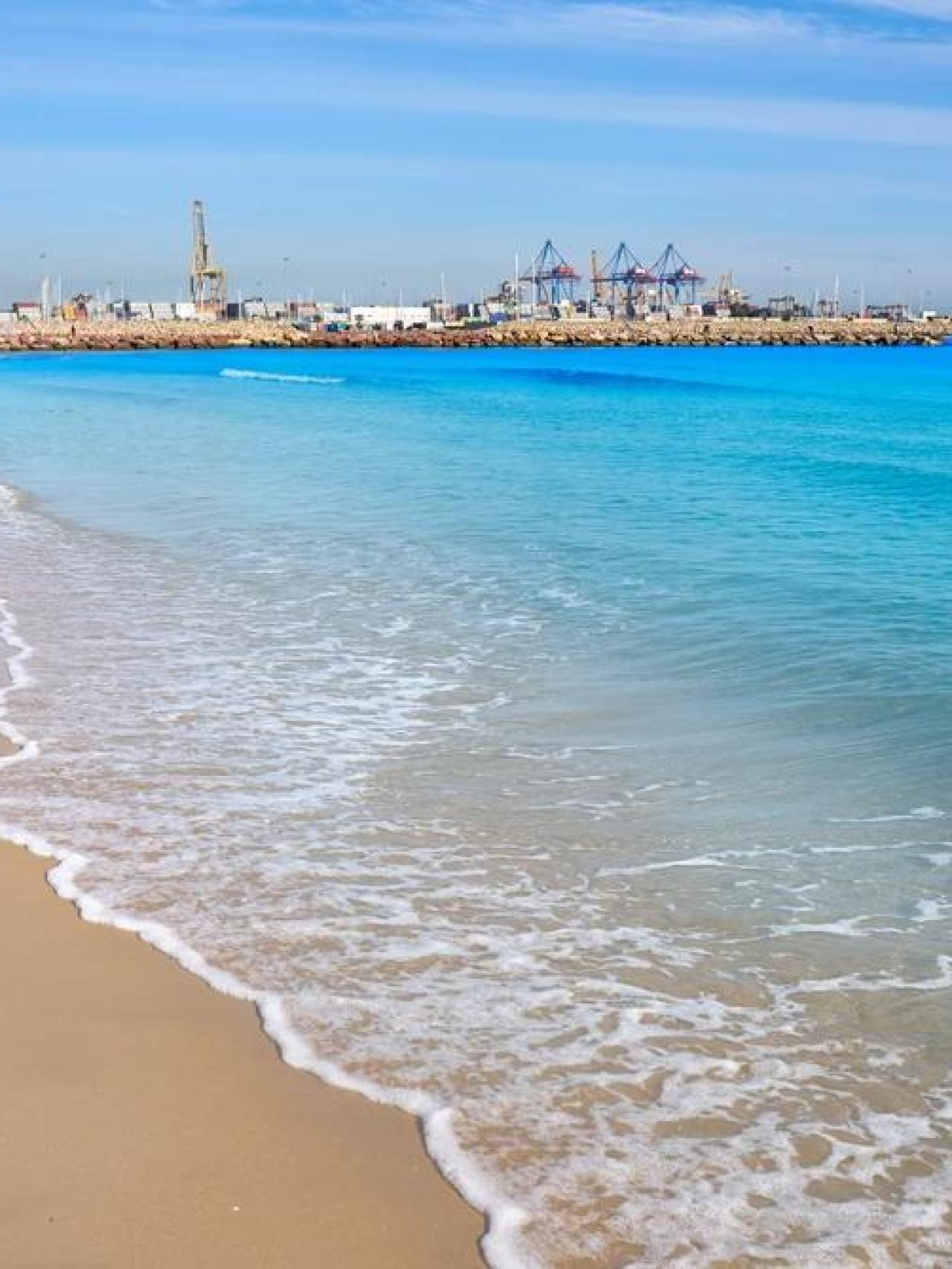 Vista general de la playa de El Pinedo, en Valencia.