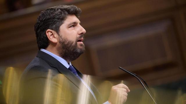 Fernando López Miras, presidente de la Región de Murcia, durante su intervención en el Congreso de los Diputados.
