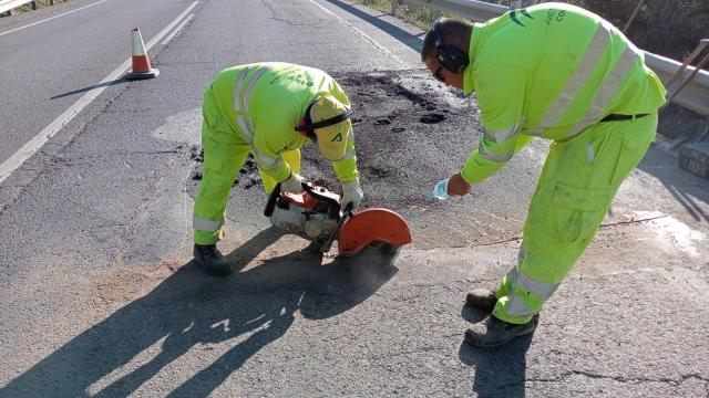 Imagen de archivo de obras en carretera.