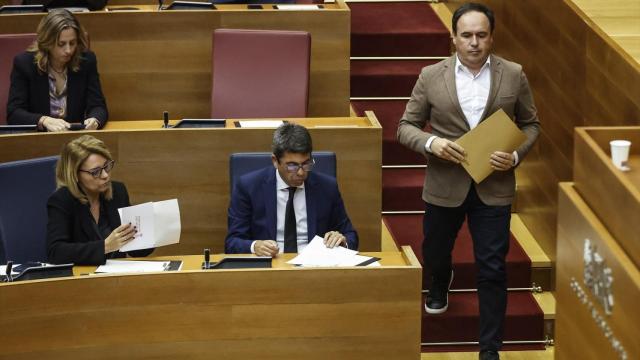 Carlos Mazón y Juanfran Pérez Llorca, en Les Corts. Rober Solsona / Europa Press