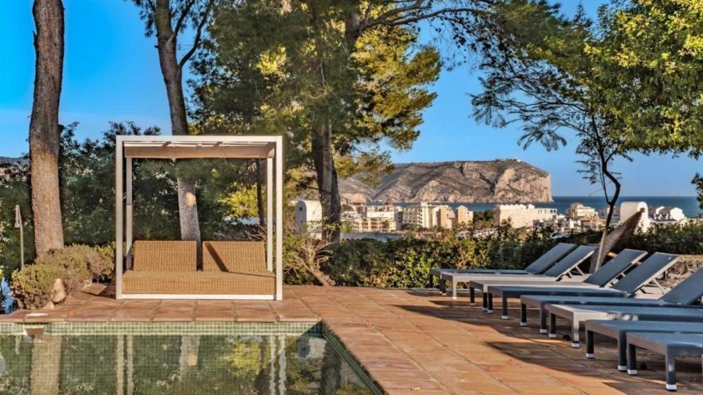 Zona de piscina de El Rodat