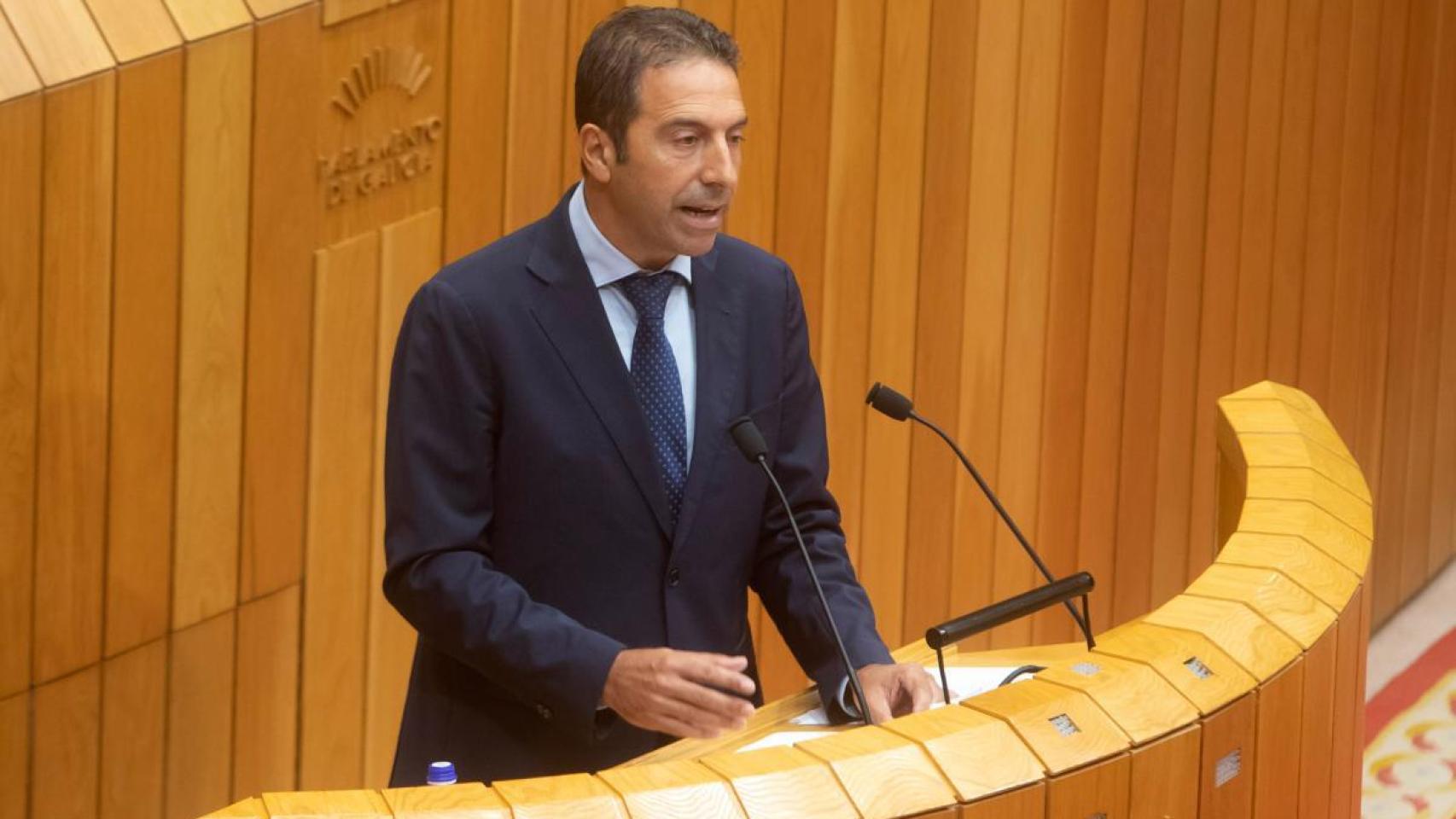 Dimite el conselleiro do Mar de Galicia, Alfonso Villares, acusado de una supuesta agresión sexual