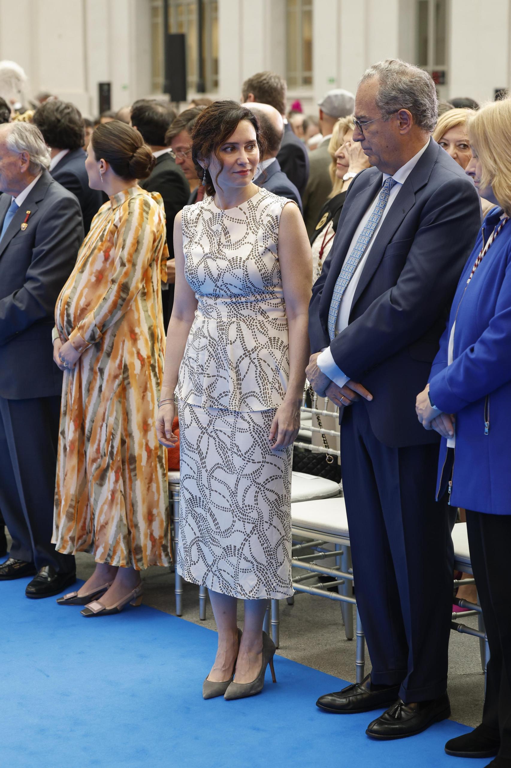 La presidenta de la CAM, con estilismo firmado por Vogana.