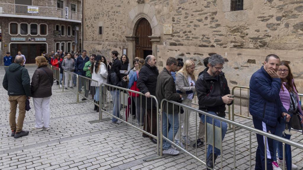 La Red de Ciudades Teresianas de España, Huellas de Teresa, acude a Alba de Tormes para participar de los actos de veneración de Santa Teresa de Jesús, con varios alcaldes y representantes municipales de las 14 ciudades que la componen