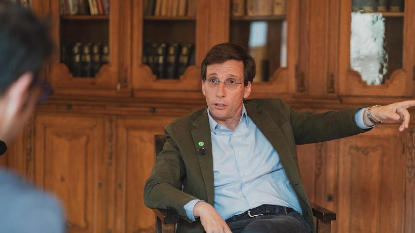 Almeida: "Rescatar Air Europa por 500.000€ apuntala que Sánchez y la banda del Peugeot están rodeados de corrupción"