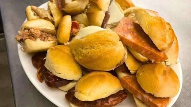 Los pancecillos de la taberna.