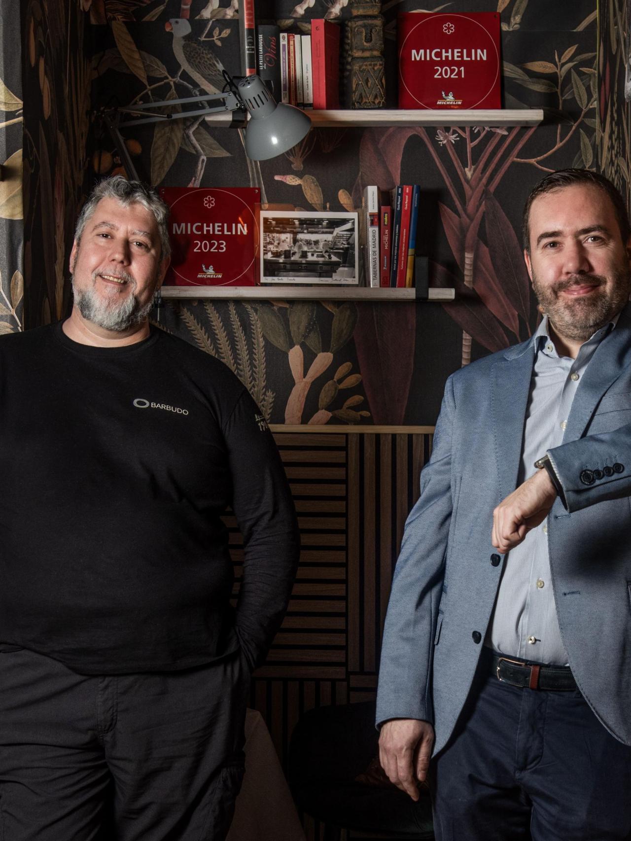 José Carlos Fuentes (izquierda) y Juan Lizarraga (derecha), en su nuevo restaurante Barbudo.