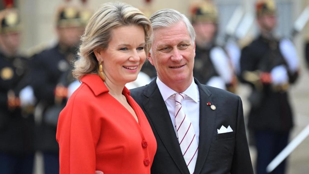 Los reyes Matilde y Felipe de Belgica en un acto en París en 2024.