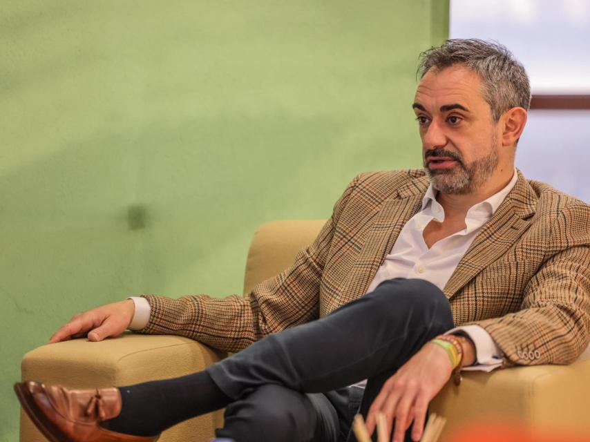 El portavoz de Vox, David Hierro, durante la entrevista con EL ESPAÑOL de Castilla y León