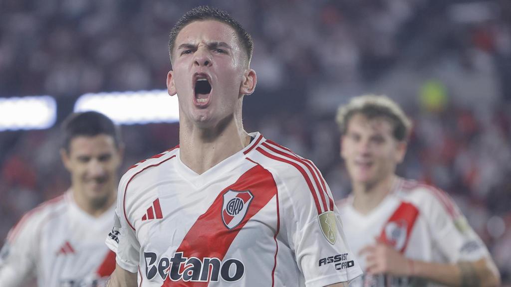 Franco Mastantuono celebra un gol con River Plate