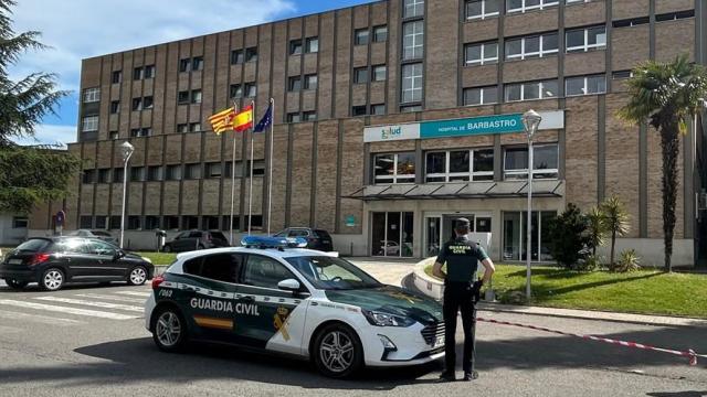 La Guardia Civil en el Hospital de Barbastro.