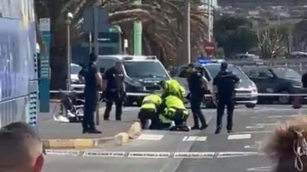 Efectivos de Emergencias en el aeropuerto de Gran Canaria, donde se produjeron los hechos.
