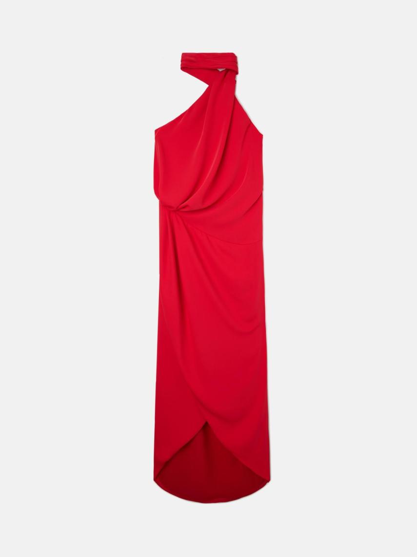 Detalle de un vestido rojo de la colección.