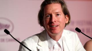 Wes Anderson en la rueda de prensa de 'La trama fenicia' en el Festival de Cannes 2025. Foto: MONICA SCHIPPER / POOL