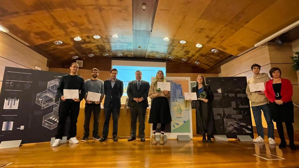 Imagen del premio de la segunda edición.