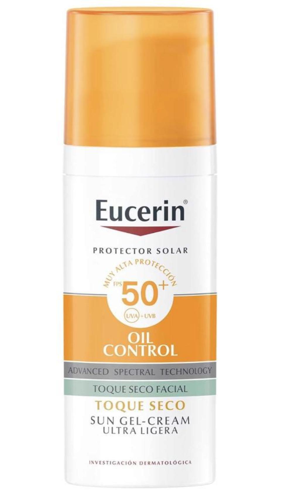 Este protector facial cuenta con decenas de reseñas positivas.