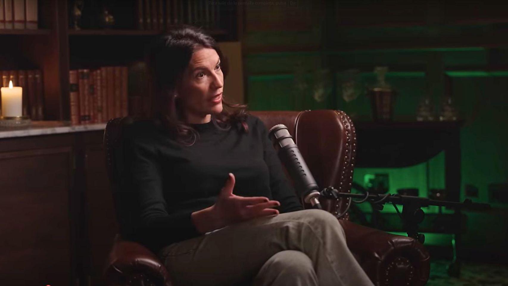 Marta Echarri, asesora financiera y ex-banquera de J.P. Morgan en el pódcast 'World Cast'