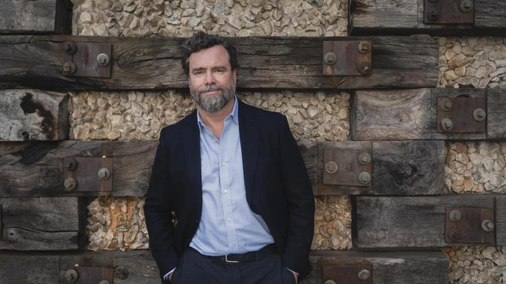 Iván Espinosa de los Monteros acaba de publicar España tiene solución (Almuzara, 2025).