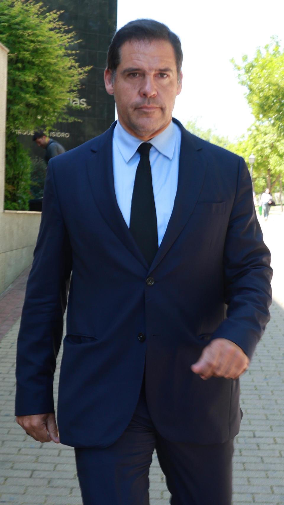 Luis Alfonso de Borbón, este miércoles, en la funeraria San Isidro.