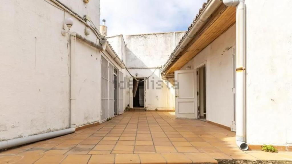 La villa está ubicada en la ciudad de Alpedrete de Madrid, en la Sierra de Madrid.