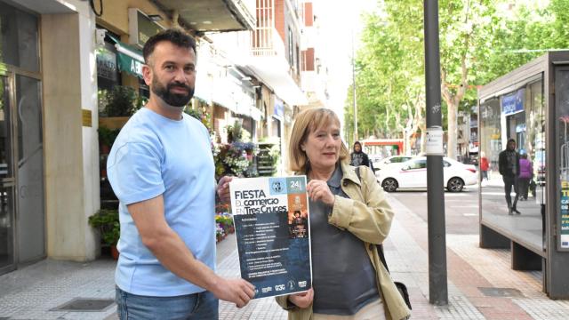 El  concejal de Promoción Económica, David Gago, y la presidenta de la Asociación de Vecinos, Nieves Turiel