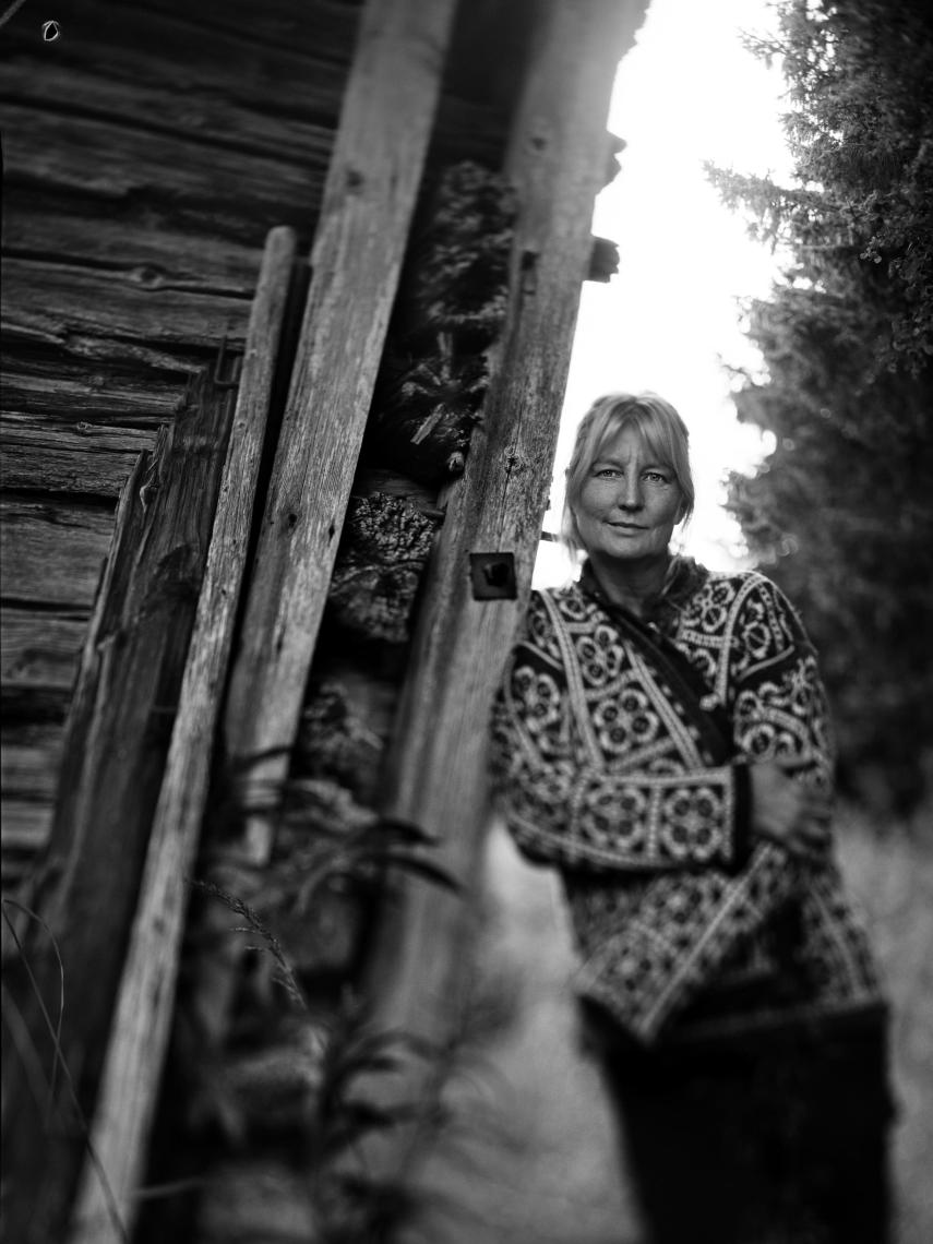 La escritora, en blanco y negro.
