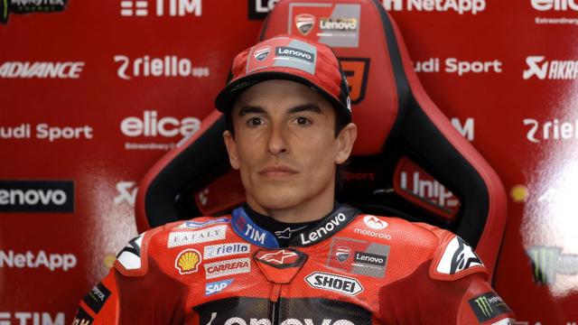 Marc Márquez, en el box de Ducati