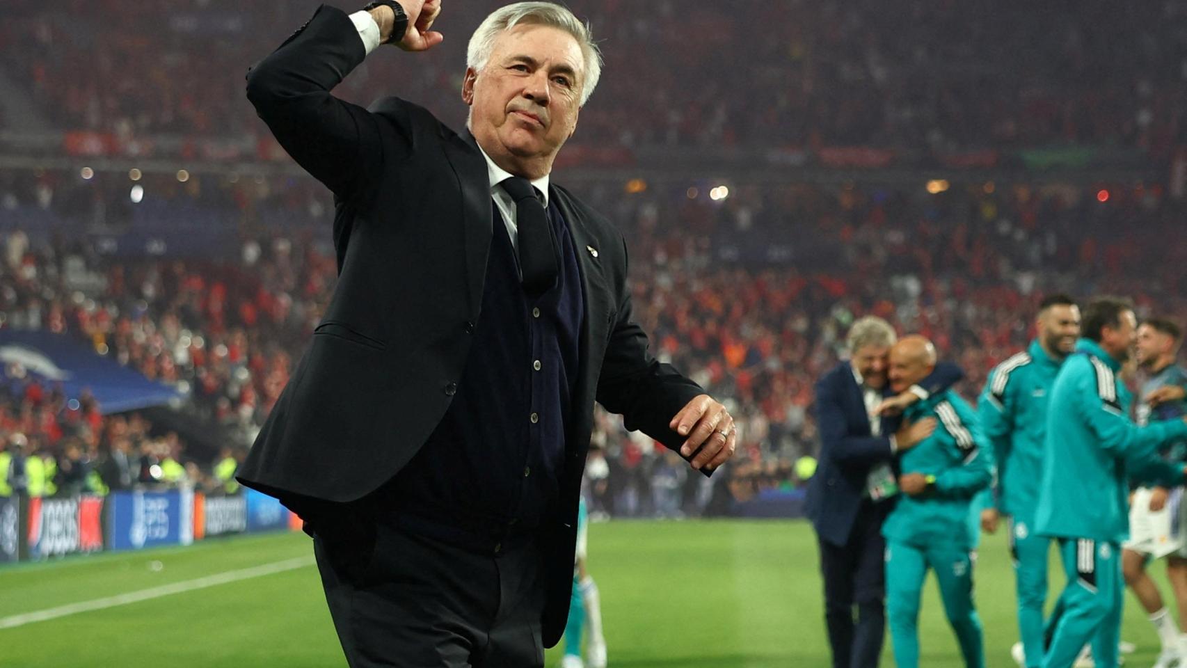 Ancelotti celebra un título con el Real Madrid.