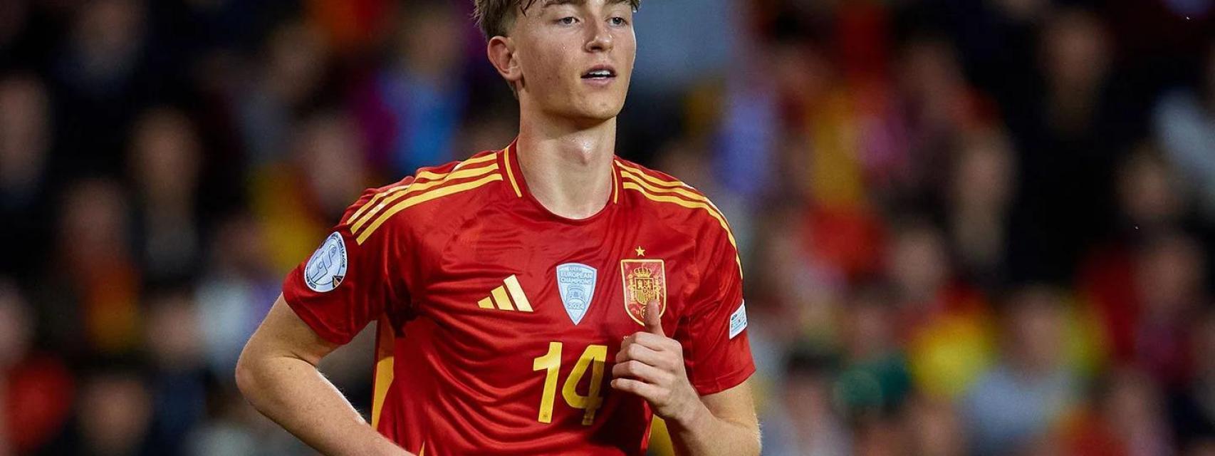 Dean Huijsen en el partido de la Selección contra Países Bajos.
