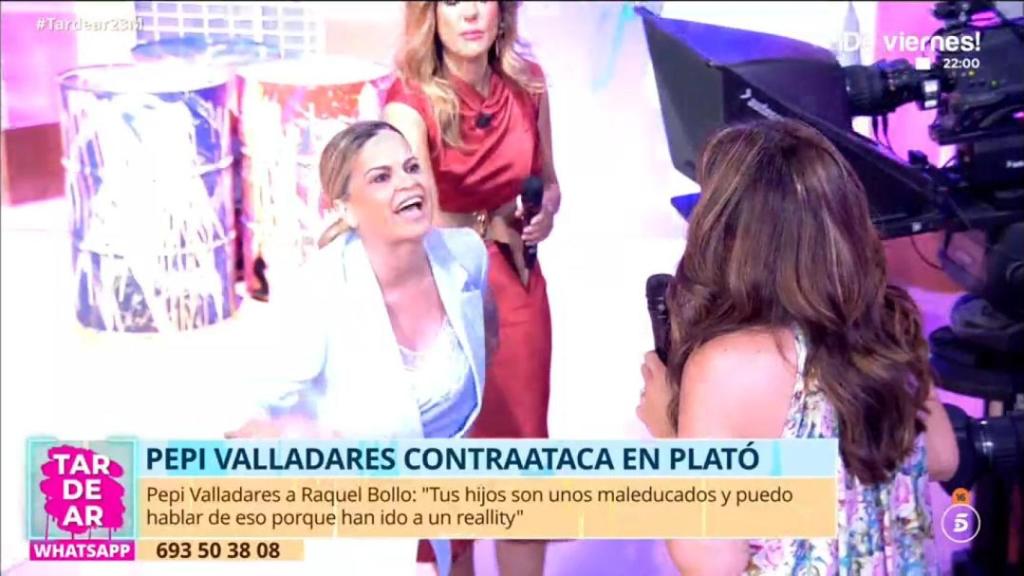 Momento de la bronca entre Raquel Bollo y Pepi Valladares, en 'Tardear'