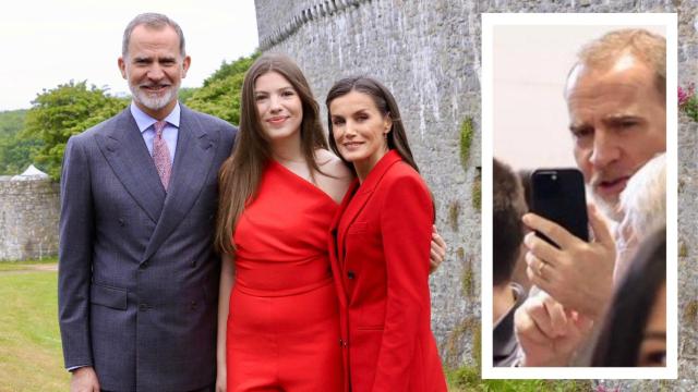 Los reyes, Felipe VI y Letizia, en la graduación de la infanta Sofía, en Gales.