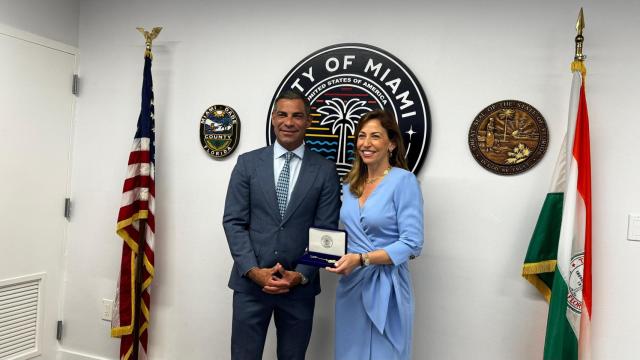 Natalia Chueca junto a Francis Suárez.