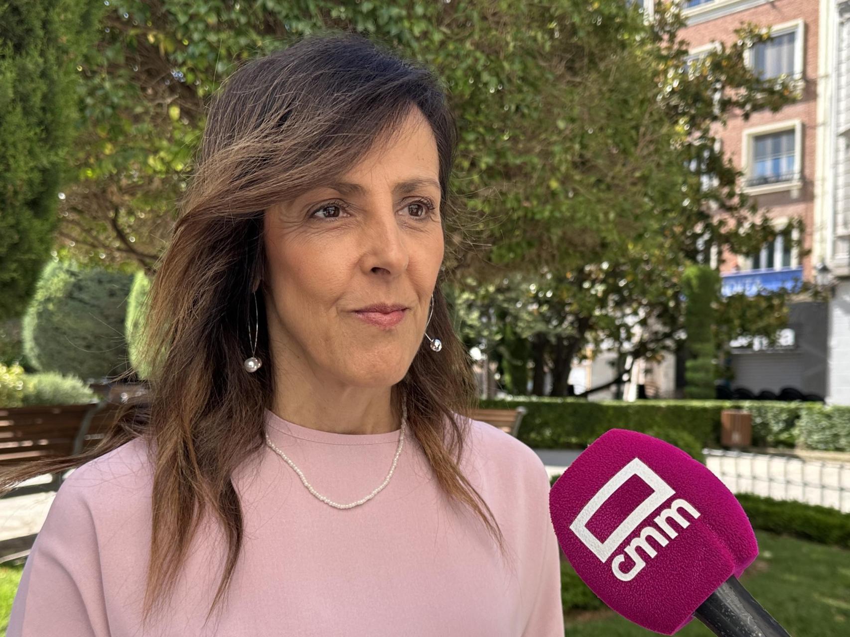 María Gil.