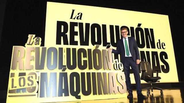 El director general de Eurocaja Rural, Víctor Manuel Martín López, en la presentación de ‘La revolución de los máquinas’