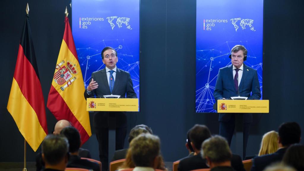 El ministro de Asuntos Exteriores, Unión Europea y Cooperación, José Manuel Albares, y su homólogo alemán, Johann David Wadephul.