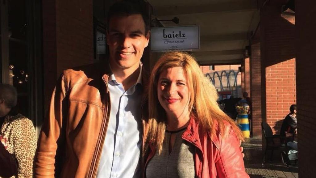 Leire Díez Castro en una imagen subida a sus redes sociales junto al presidente del Gobierno.