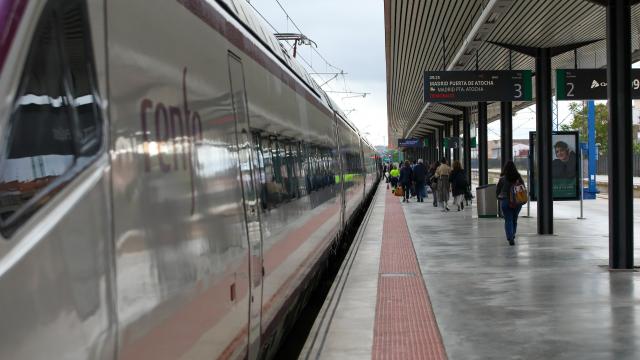 Pasajeros de trenes de Renfe. Europa Press / Juanma Jiménez