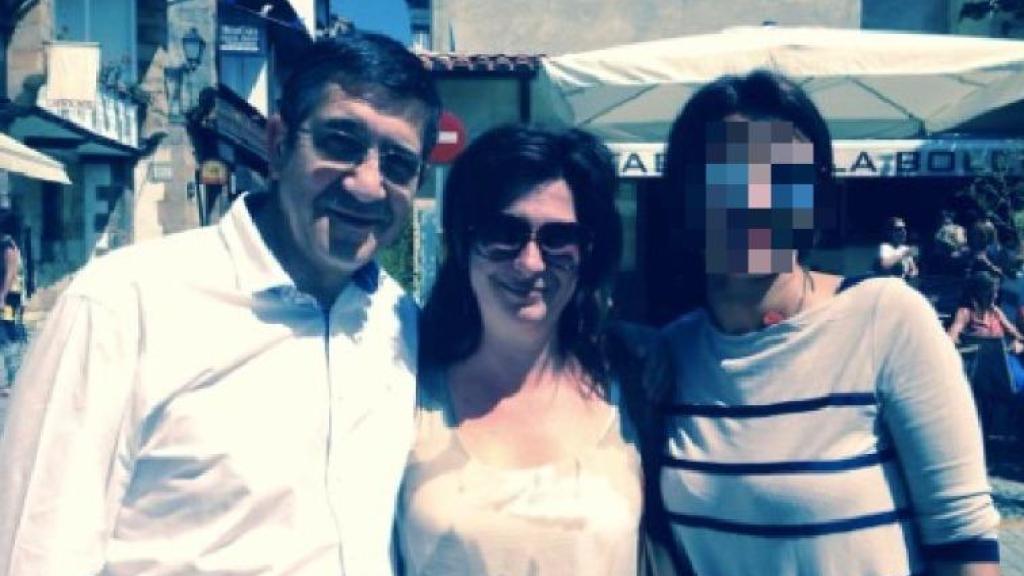 Unos jóvenes Leire Díez y Patxi López, quien ha reconocido que se conocían.