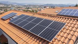 Comunidades de vecinos han comenzado a alquilar sus tejados.