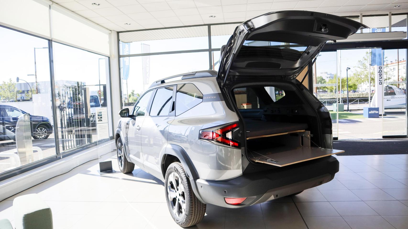 El dacia bigster arranca su gira de presentación en arroyo: motor vallisoletano para conquistar el segmento c-suv