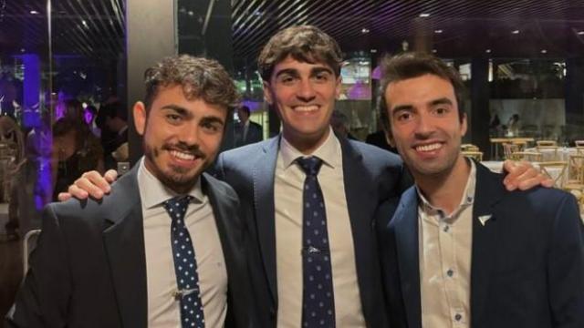 Los Mozos de Arousa reaccionan al fin de la emisión de 'Reacción en Cadena', el programa que los catapultó a la fama.