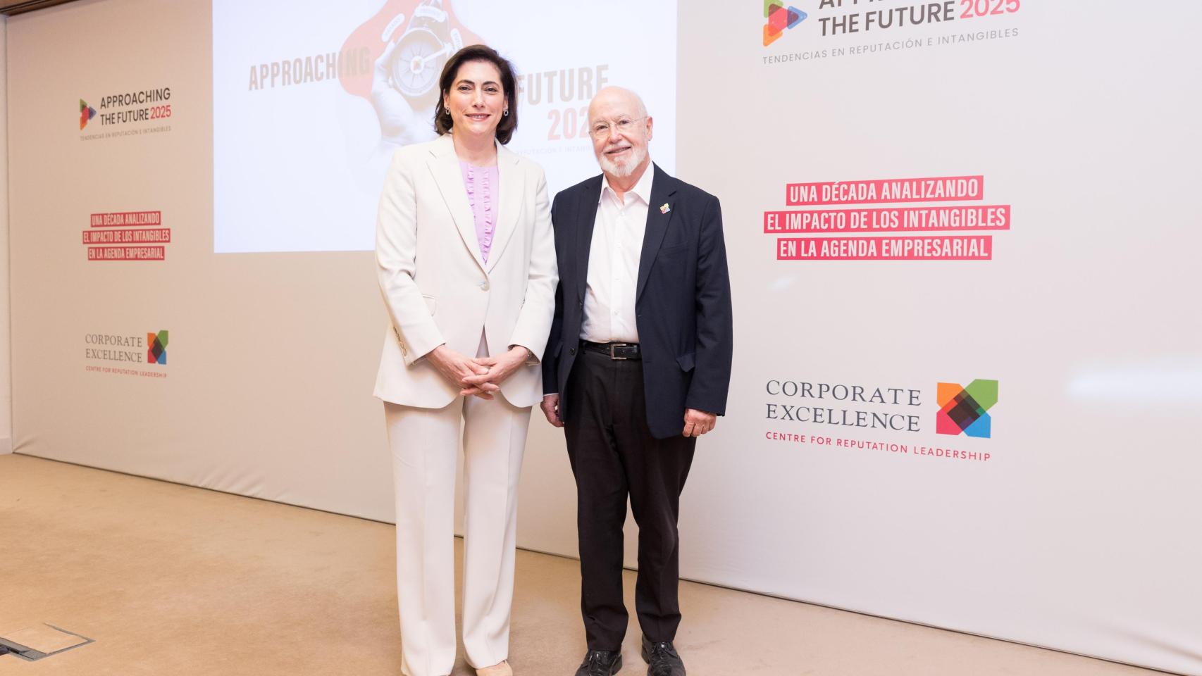 María Luisa Martínez Gistau, presidenta de Corporate Excellence y directora de Comunicación y RRII de CaixaBank, y Ángel Alloza, CEO de Corporate Excellence.