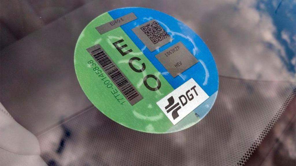  La sanción que puedes recibir incluso si llevas la etiqueta ambiental colocada en tu coche: en este caso, podrías ser multado