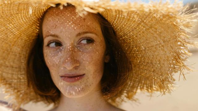 Cosmética antimanchas en verano: cómo evitar la hiperpigmentación.