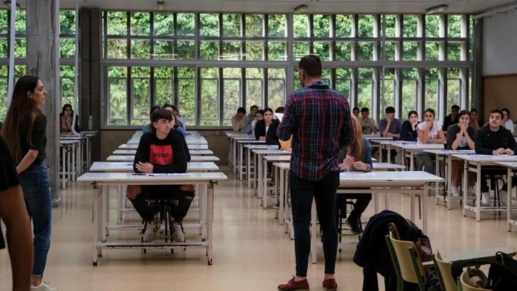 Las preguntas más polémicas de la Selectividad 2025: cayucos, José Bretón o el aumento de las universidades privadas...