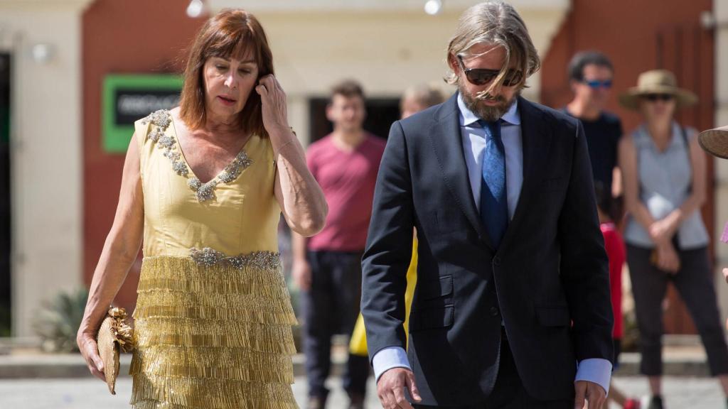 Carmen Martínez Bordiú y su ex Parte, Timothy McKeague, en la boda de Javier Ardid Martínez Bordiú y Fernanda Estévez Hinojosa en Oaxaca, México, en 2019.