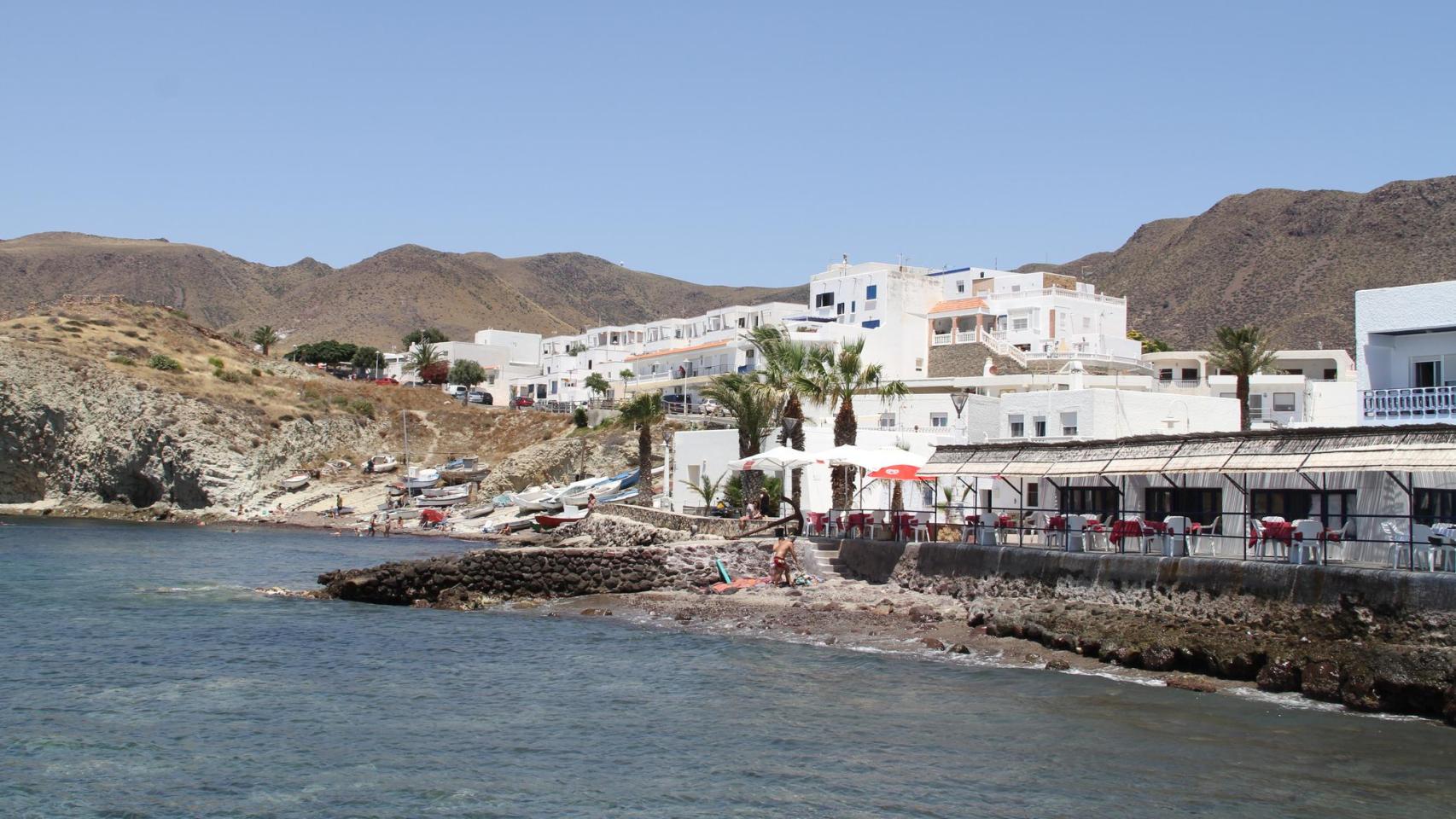 El bonito pueblo de almería dentro de un parque natural donde comer buenos arroces, marisco y pescaíto frito por 14€