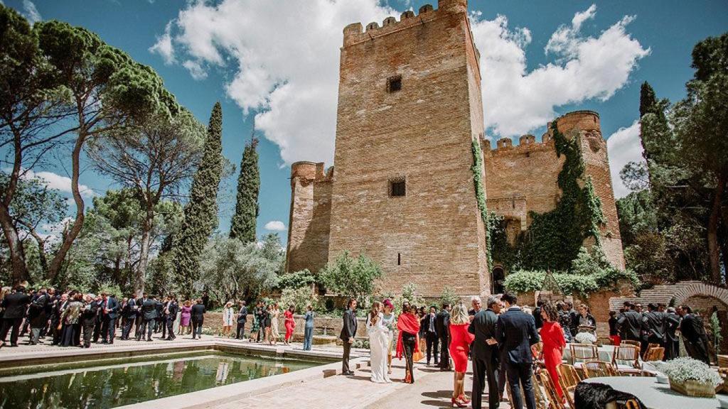 El exterior del castillo de Batres.